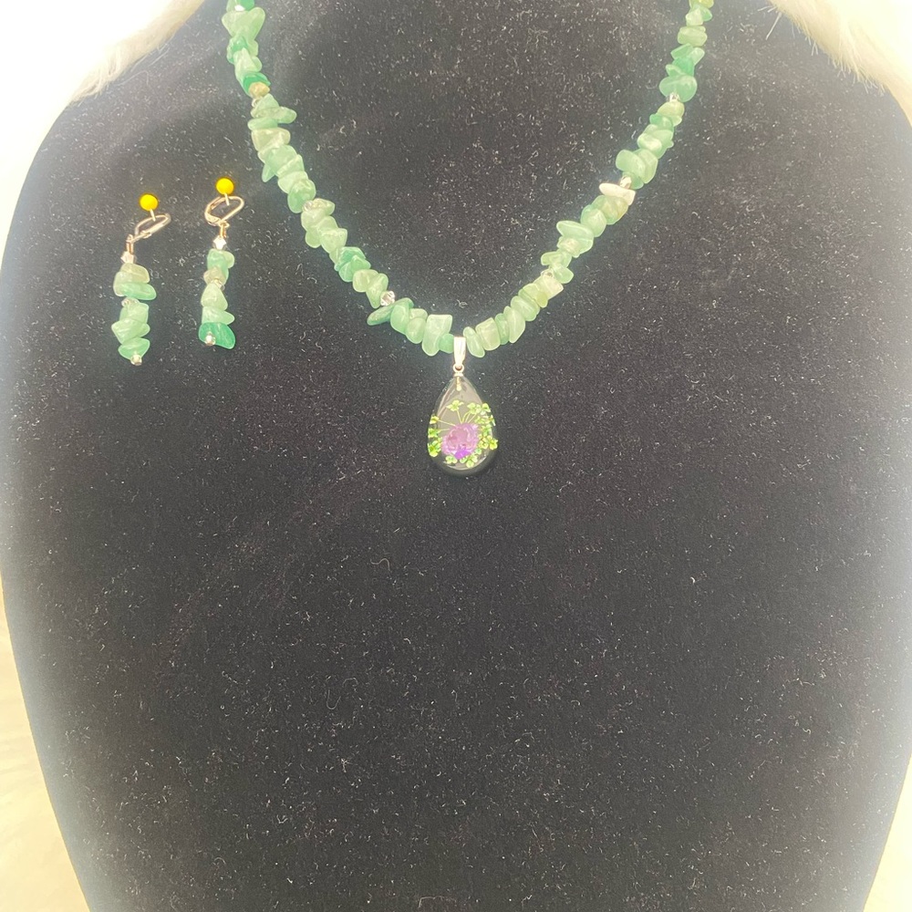 MARGARITAS JEWELRY JADE color glass crystal beads with pendant